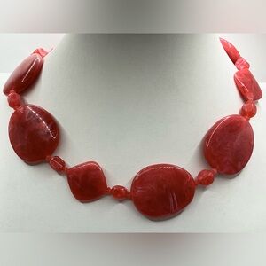 CLAIRE’S LARGE CORAL COLOR BEAD CHOKER NECKLACE
